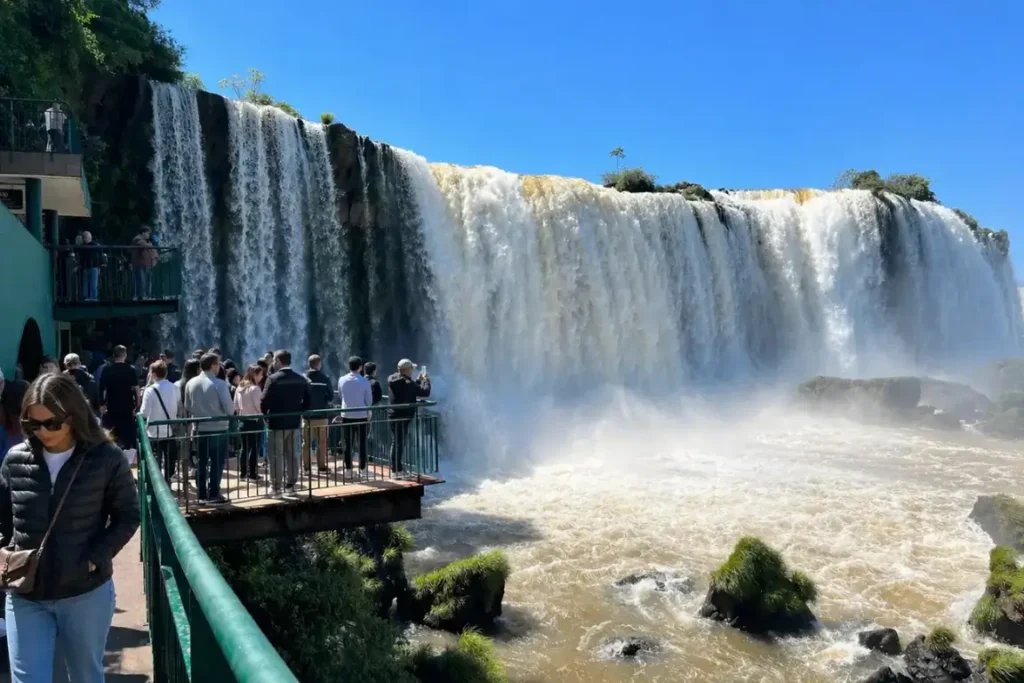 tucano-parque-das-aves-foz-do-iguacu-turismo